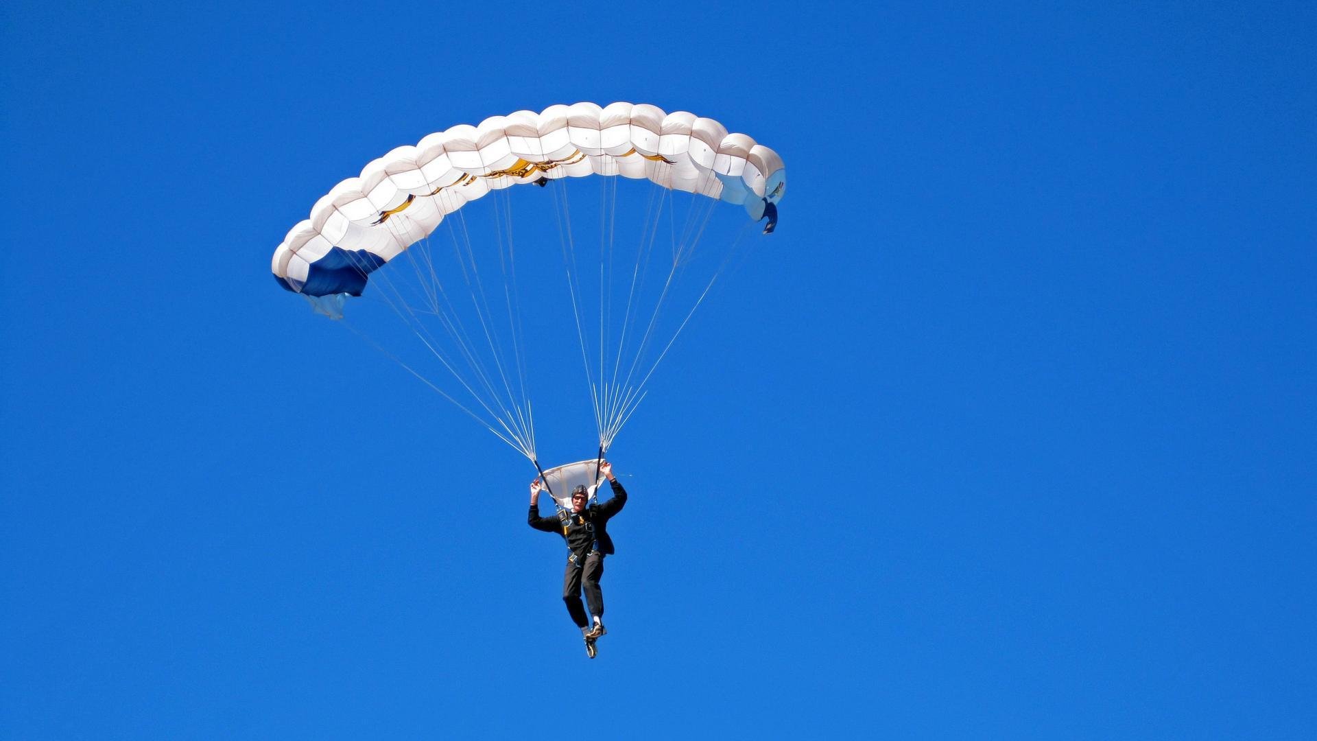 “智能球场创新设计——AI与物联网融合推动棒球运动场景数字化转型”